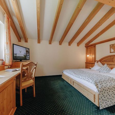 Hotel Hirschen Зилбертал Екстериор снимка