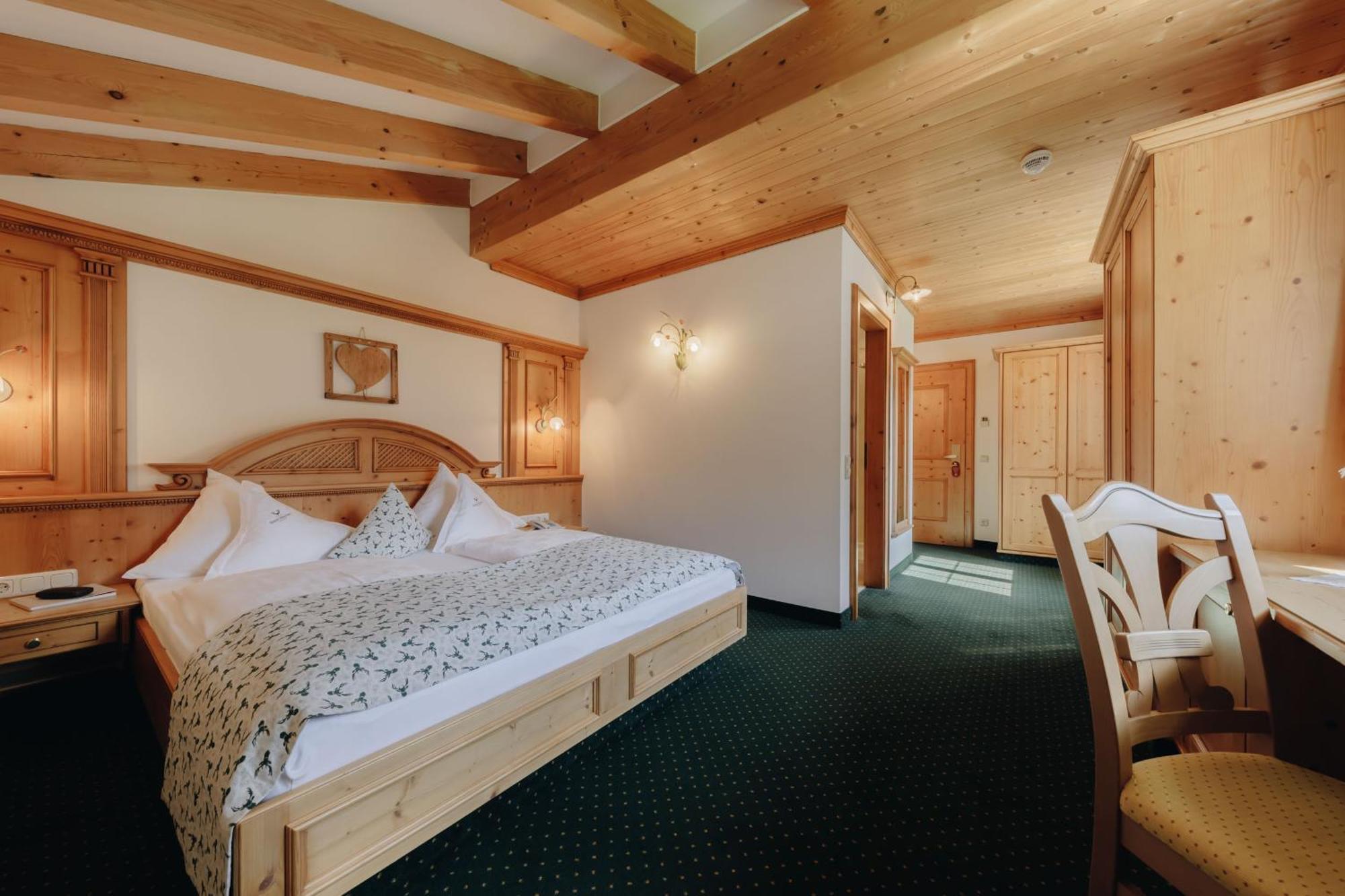 Hotel Hirschen Зилбертал Екстериор снимка